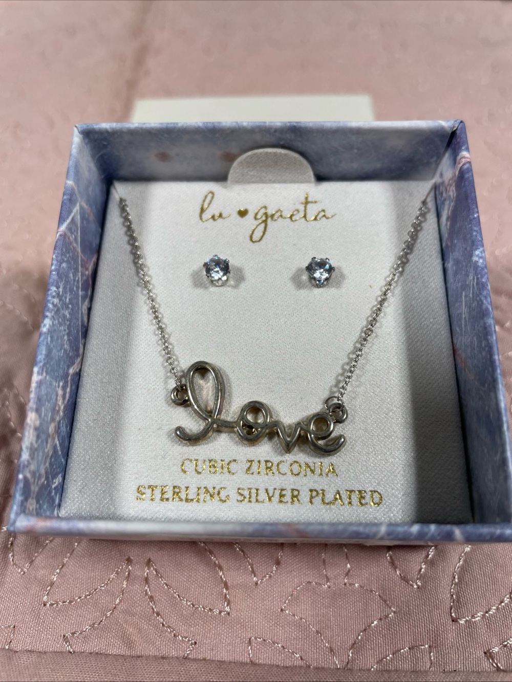 Lu Gaeta love jewerly set